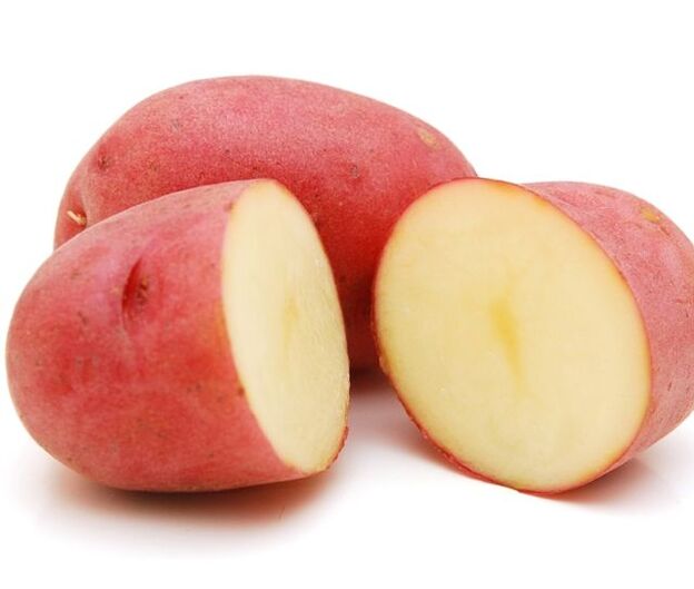 Las patatas rojas son un remedio popular para los papilomas en los labios. 